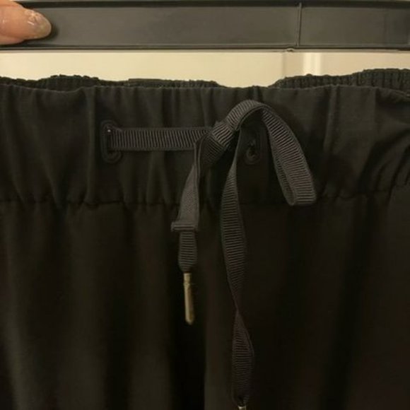 Lululemon - On the Fly 7/8 Length - Black - Size 4 - Picture 4 of 7